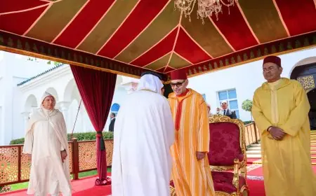 Le Roi Mohammed VI préside à M'diq une réception à l'occasion du 27e anniversaire de l'accession au Trône