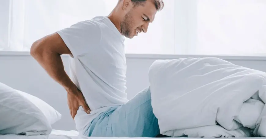 طبيب أعصاب يوصي بتمارين رياضية لمواجهة آلام أسفل الظهر عند الاستيقاظ