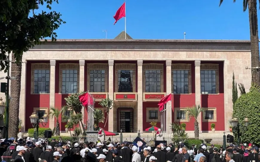 المحامون بالمغرب يقررون استمرار الإضراب الشامل عن العمل وتنظيم اعتصام مفتوح أمام البرلمان