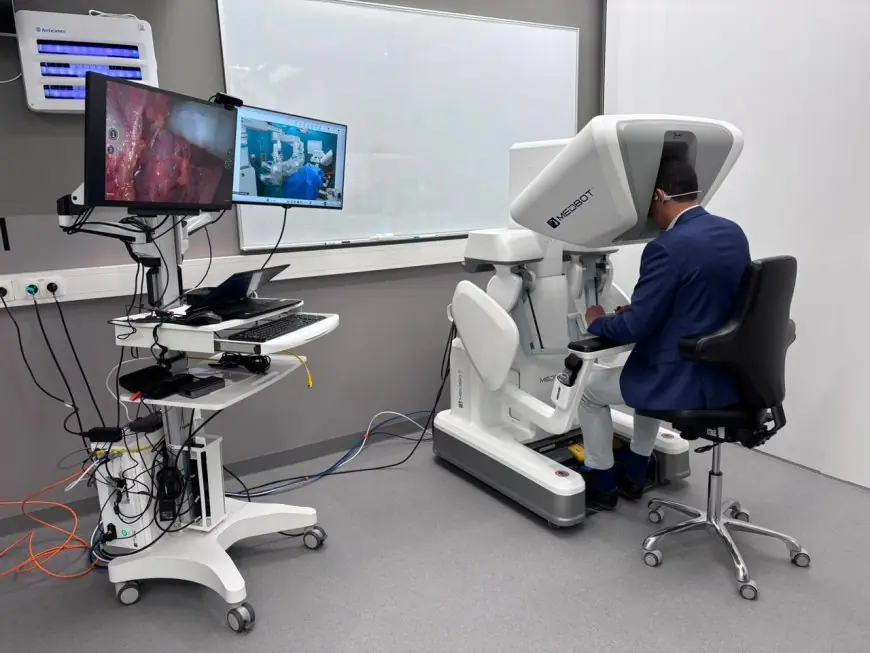 Oncorad Group signe un partenariat avec ORSI Academy et réalise une première mondiale en téléchirurgie robotique entre l’Europe et l’Afrique