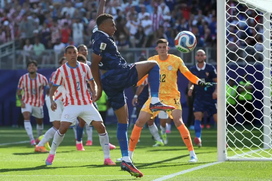 فرنسا تهزم باراغواي وتضرب موعدًا مع المغرب في ربع نهائي كأس العالم