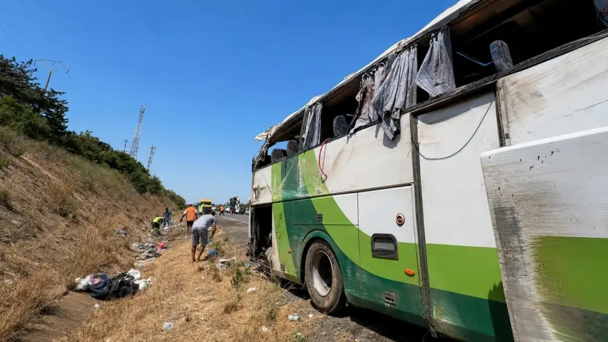 مصرع شخص وإصابة آخرين إثر حادثة سير لحافلة تقل أفرادا من الجالية المغربية المقيمة بالخارج