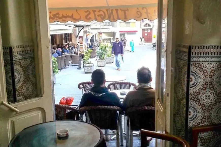 بتنسيق مع وزارة التشغيل.. وزارة الداخلية تعد قانونًا جديدًا للحد من ”فوضى المقاهي” بالقطاع غير المهيكل