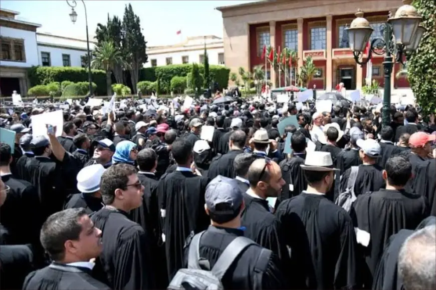 مجلس النواب يصادق بالأغلبية على مشروع قانون مهنة المحاماة رغم استمرار احتجاجات المحامين
