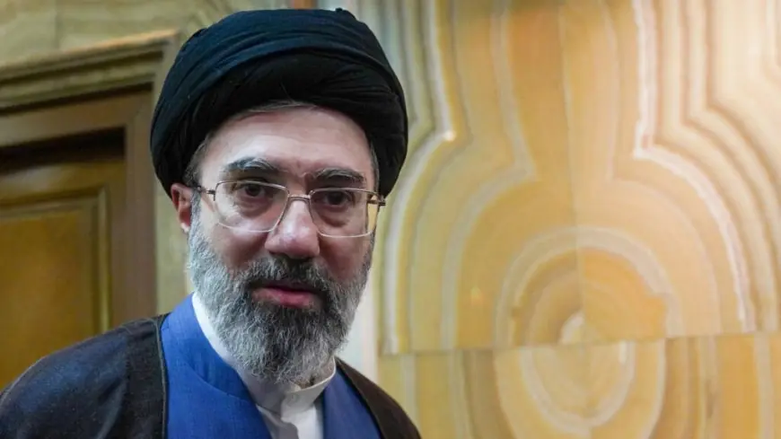 بعد غياب طويل.. مجتبى خامنئي يتعهد بالانتقام لمقتل والده