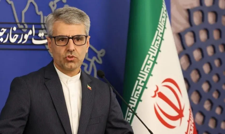 إيران ترفض التفاوض وتتوعد بالرد وواشنطن تقصف جزيرة هنجام قرب مضيق هرمز