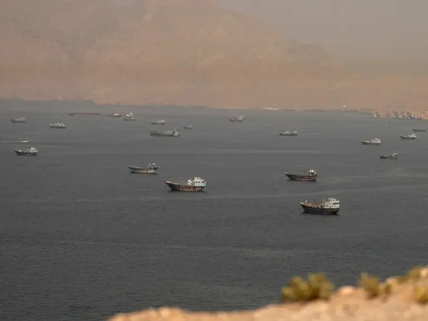 تراجع عبور السفن عبر مضيق هرمز بعد إعادة فرض الحصار البحري على إيران
