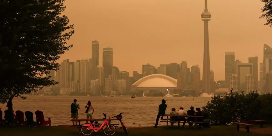 Canada : Toronto étouffe sous un nuage de fumée à cause des incendies dans le nord de l'Ontario