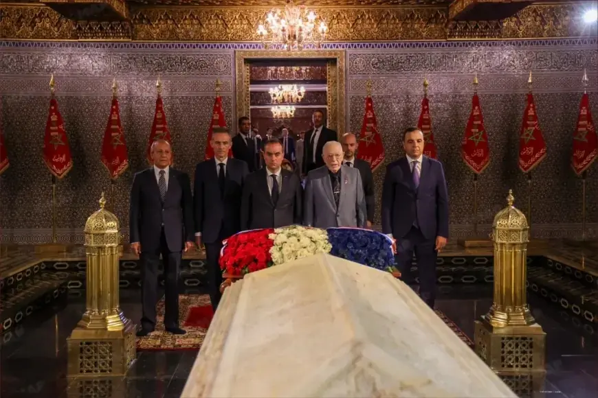 Rabat : Le Premier ministre français Sébastien Lecornu se recueille au Mausolée Mohammed V