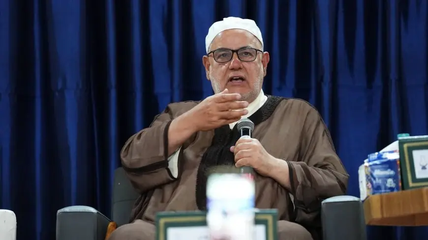 بنكيران: لا يجب أن يتدخل في شؤوننا لا ماكرون ولا "ميكروب"