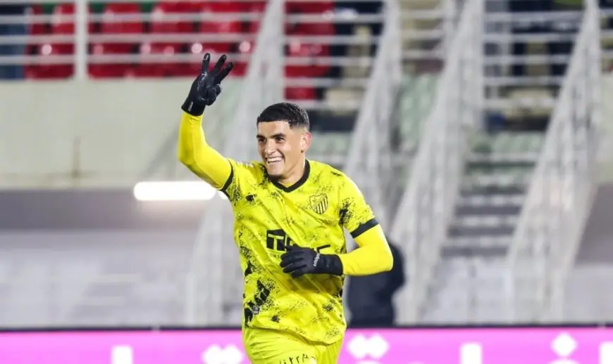 المغرب الفاسي يعلن انتقال سفيان بنجديدة إلى الأهلي المصري