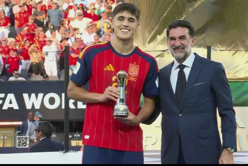 كوبارسي يتوج بجائزة أفضل لاعب شاب في مونديال 2026