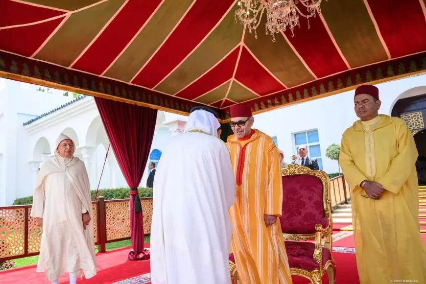 Le Roi Mohammed VI préside à M'diq une réception à l'occasion du 27e anniversaire de l'accession au Trône