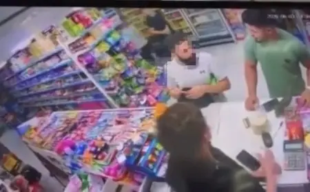 الملاكم المغربي إبراهيم بنمالك يثير جدلاً واسعاً بعد تدخله ضد شخص أساء إلى الملك محمد السادس في برشلونة