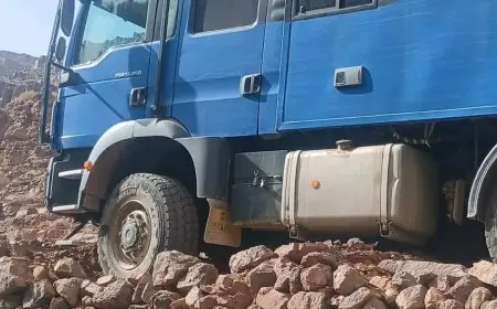 انهيار جزء من طريق بزاكورة يعرض سياحًا للخطر ويثير تساؤلات حول سلامة الأوراش