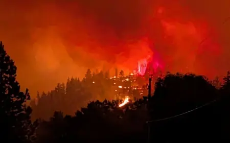 وفاة مسنة وإجلاء 20 ألف شخص بعدما أتت النيران على 13 ألف هكتار بكندا