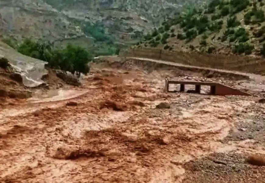 عاصفة رعدية تتسبب في خسائر بمنشآت ومسالك أيت عباس بأزيلال