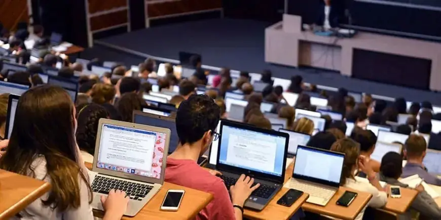 En France, le budget des étudiants atteint 1300 euros par mois en 2026