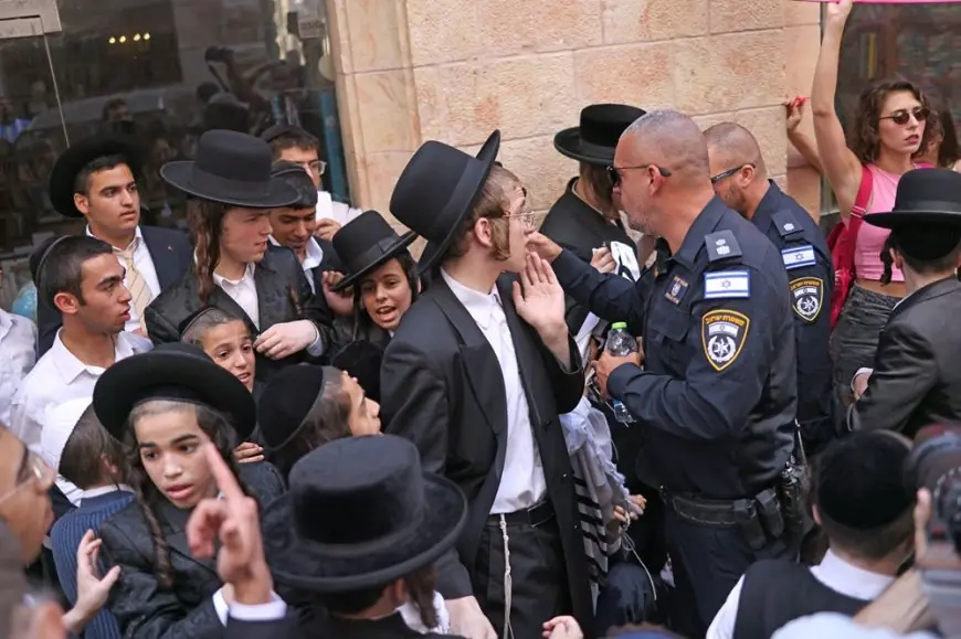"معركة القهوة" أيام السبت تشعل جدلاً في القدس بين الإسرائيليين العلمانيين والمتشددين