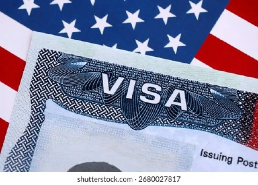 Les États-Unis envisagent d’annuler des centaines de milliers de visas de demandeurs d’asile