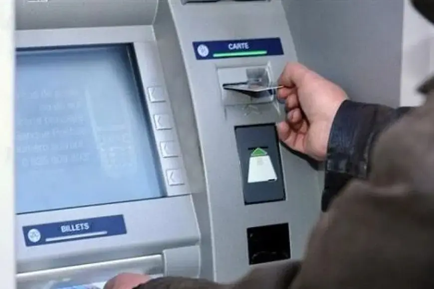 5000 درهم تعويضاً لزبون ابتلع الصراف الآلي بطاقته البنكية