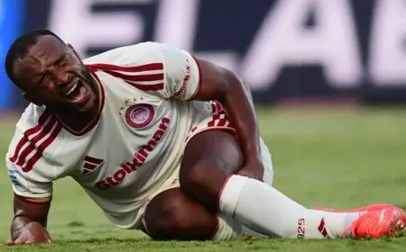 أيوب الكعبي يطمئن جماهيره بعد خضوعه لعملية جراحية