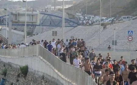 بريطانيا تؤكد عدم وجود تهديد من موجة الهجرة الأخيرة إلى سبتة على منطقة جبل طارق