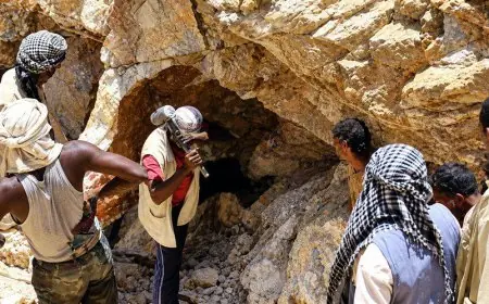 مقتل 67 عاملاً في انهيار منجم ذهب في السودان