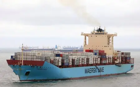 حريق بمحركات سفينة "Maersk Lanco" يؤخر رحلتها نحو ميناء طنجة المتوسط