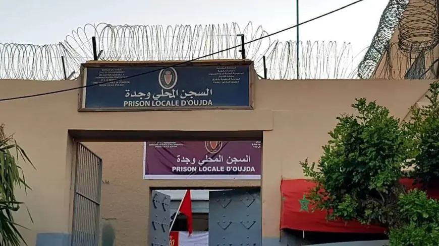 سجن وجدة يرد على ادعاءات سوء معاملة سجين ويكشف تفاصيل واقعة التفتيش