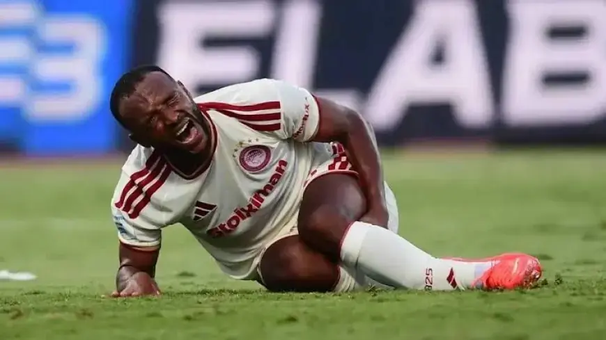 Grave blessure pour Ayoub El Kaabi : fracture du tibia et opération prévue dimanche