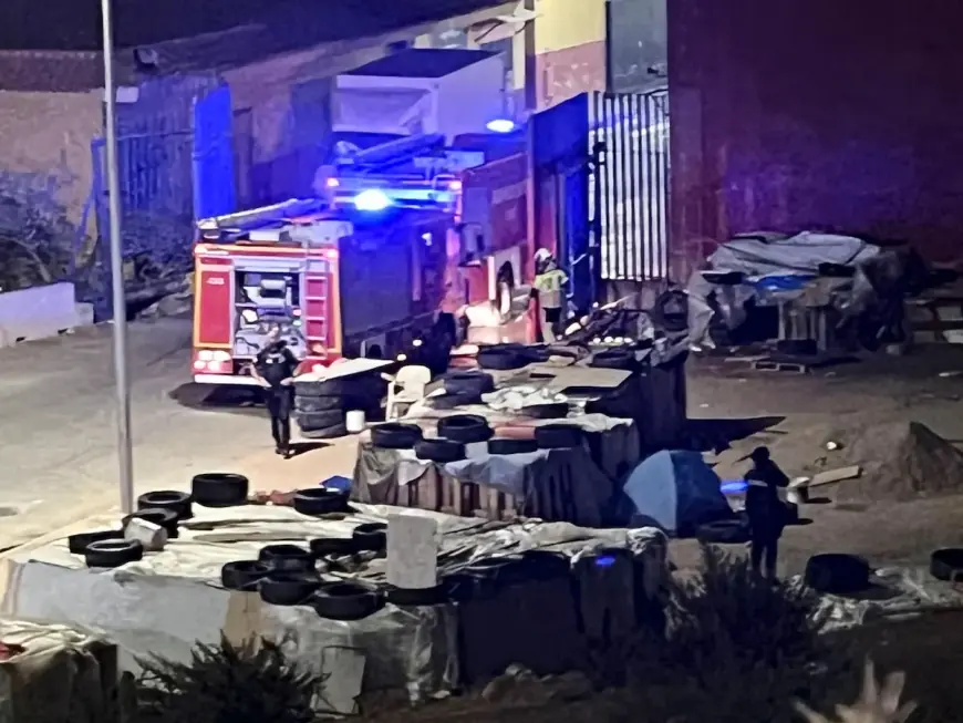 حريق يلتهم 42 كوخا وخيمة بمخيم للمهاجرين في سبتة المحتلة