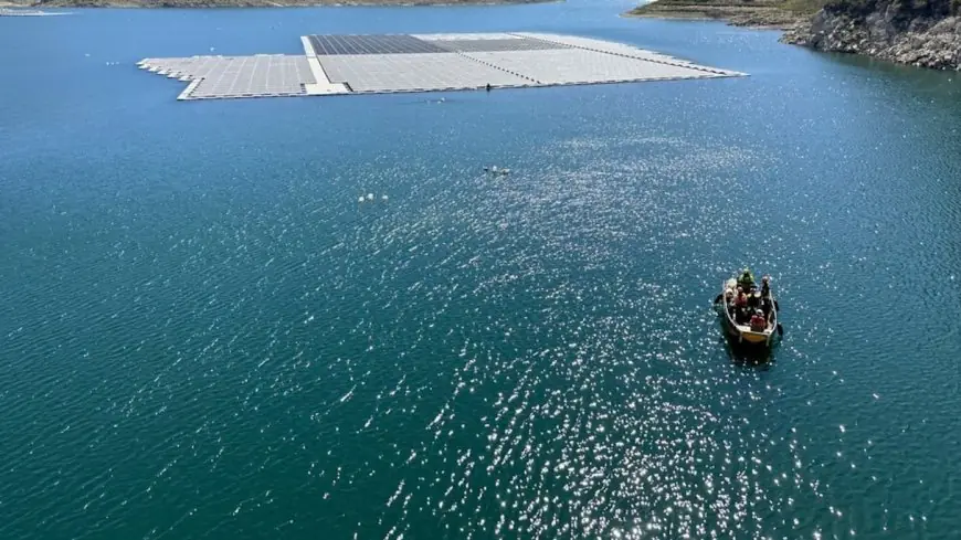 Le bassin du Sebou teste le solaire flottant pour concilier eau et énergie