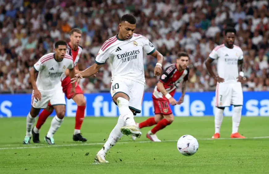 ريال مدريد يكتسح رايو فايكانو برباعية ويشدد الخناق على برشلونة في الليغا
