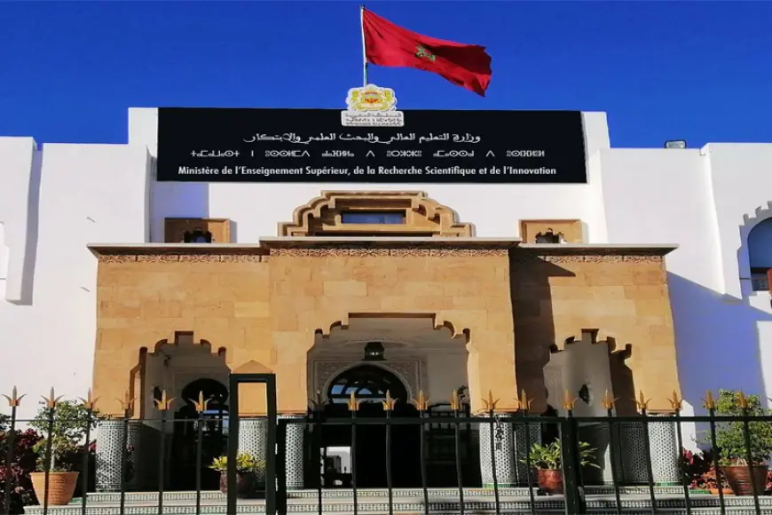 قرار مشترك يحدد تعويضات مسؤولي الجامعات ورؤساء الأقسام