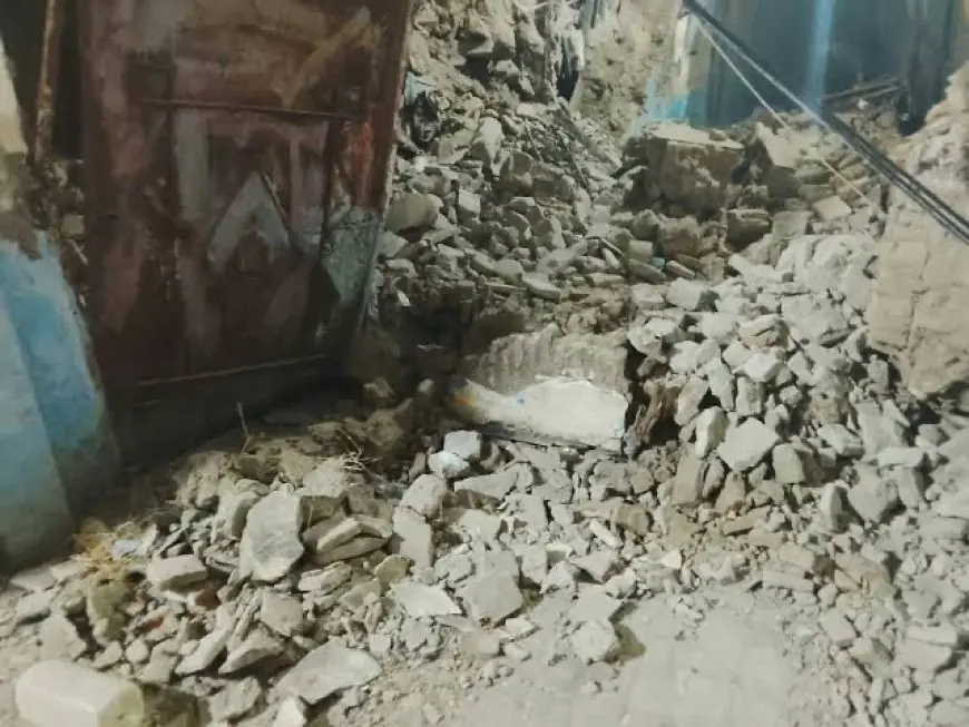 انهيار منزل من 3 طوابق بالمدينة القديمة بالقصر الكبير يثير الرعب وسط السكان