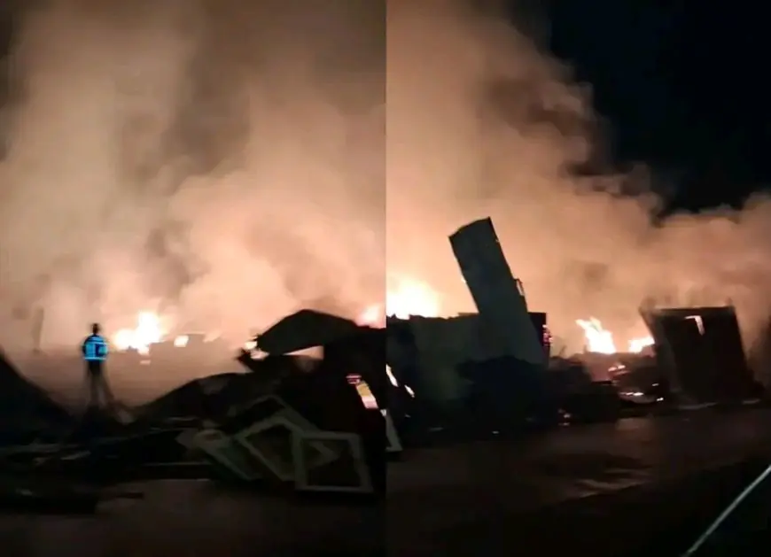حريق مهول يلتهم محلات بسوق المسيرة في الدار البيضاء