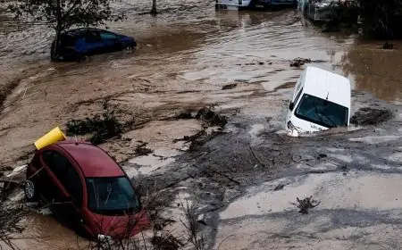 عواصف عاتية وأمطار غزيرة تجتاح كتالونيا الإسبانية