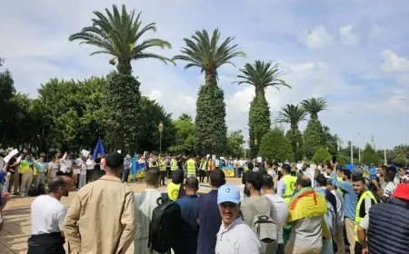 أساتذة الأمازيغية يصعدون احتجاجهم بالرباط ويطالبون بإنقاذ ورش التعميم