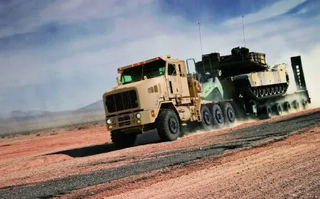 FAR: le Maroc renforce sa logistique militaire avec 100 nouveaux transporteurs lourds américains