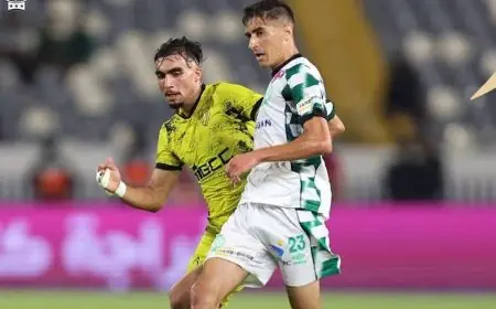 المغرب الفاسي يستقبل الرجاء الرياضي بملعب مكناس في الجولة الثالثة من البطولة