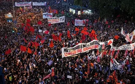إصابة 30 شرطياً وتوقيف 13 متظاهراً في احتجاجات ضد غلاء السكن ببرشلونة