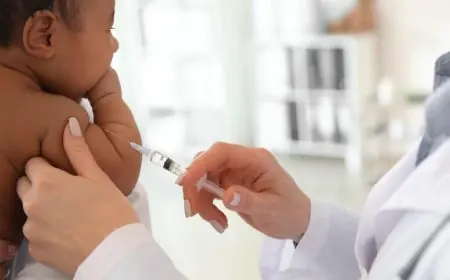 وزارة الصحة تدعو الأسر المغربية إلى استكمال برنامج تلقيح أطفالها