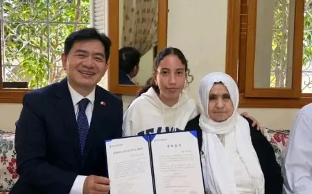 السفير الكوري بالمغرب يمنح حفيدة أحد المحاربين المغاربة القدامى منحة دراسية