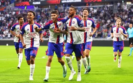 ليون يحسم قمة الدوري الأوروبي بثلاثية في شباك كريستال بالاس