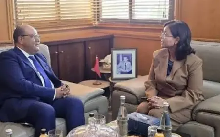 الرباط.. المزواري يتسلم مهامه على رأس قطاع الصيد البحري خلفاً لزكية الدريوش