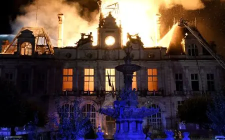 Limoges : La mairie historique incendiée en marge des manifestations contre la vie chère