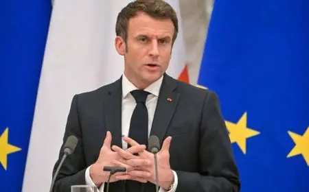 Macron plaide pour une présidentielle apaisée et loin de la violence