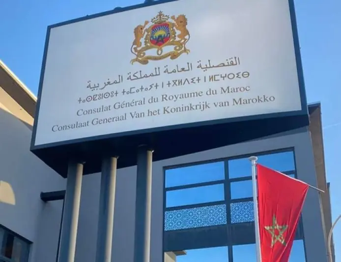 القنصلية المغربية بأورلي تدين تعرض مقرها للتخريب وتعلن توقيف 3 أشخاص
