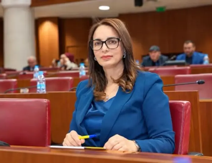 الحكومة توضح خلفيات إعفاء ماديحة خيير وتؤكد مسؤوليتها في استكمال المسار الدستوري